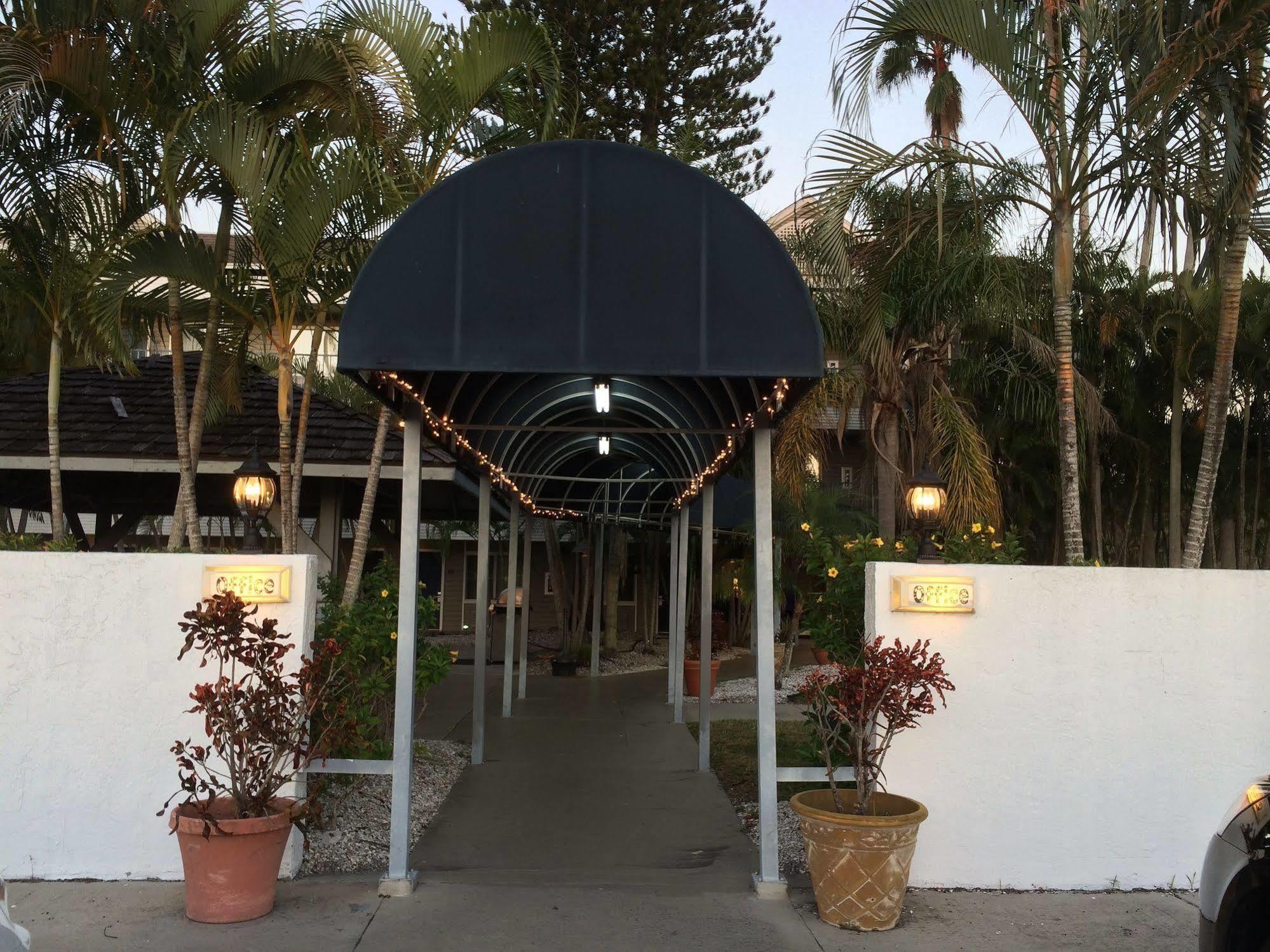 Lantern Inn & Suites - Sarasota Ngoại thất bức ảnh